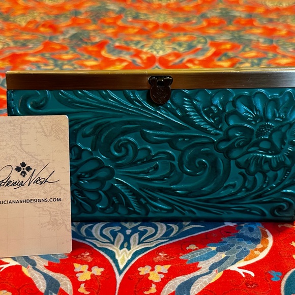 Patricia Nash Green Leather Embossed Wallet - Picture 3 of 4